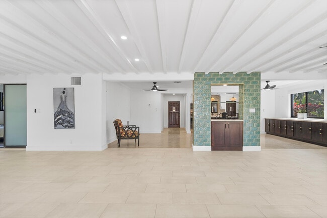 Building Photo - 901 Guava Isle