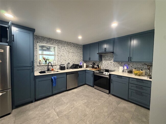Building Photo - 354 N Farm To Market 1138