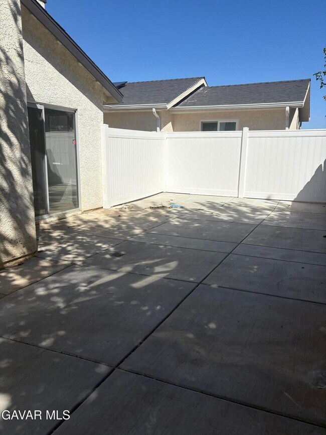 Building Photo - 2137 Estrella Ct
