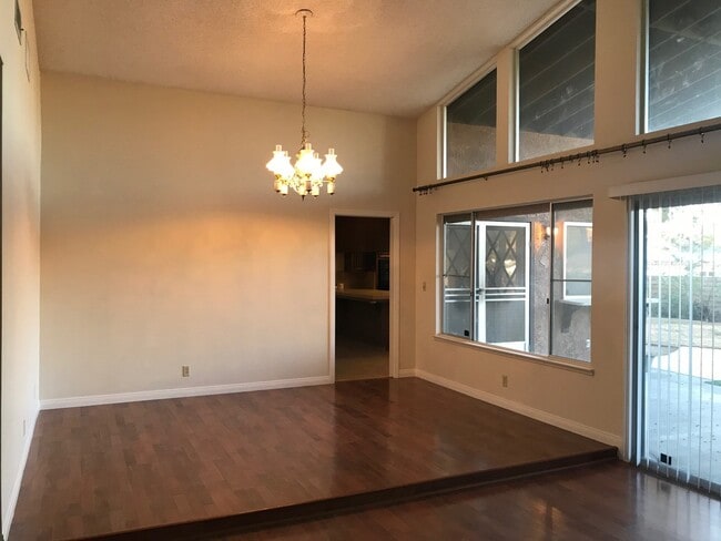 Building Photo - NORTHWEST HOME!!