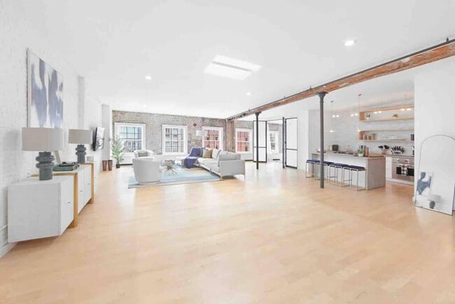 Building Photo - 25 Peck Slip