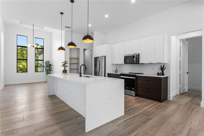 Building Photo - 2702 Old Burnt Store Rd N