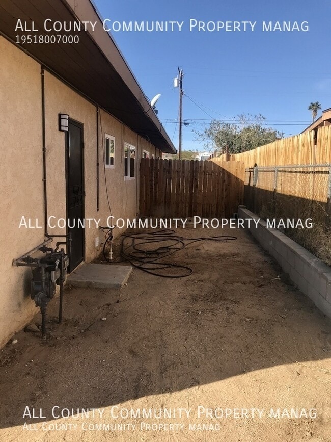 Building Photo - 6080 Daisy Ave