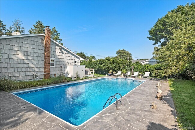 Building Photo - 38 Liberty St