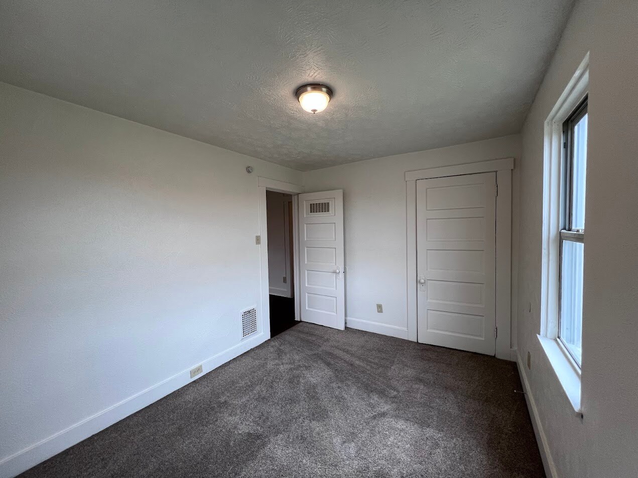 Building Photo - 610 Short St