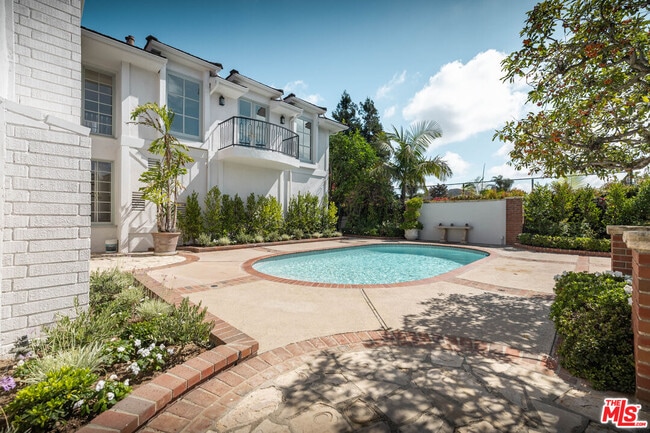 Building Photo - 2627 Wallingford Dr