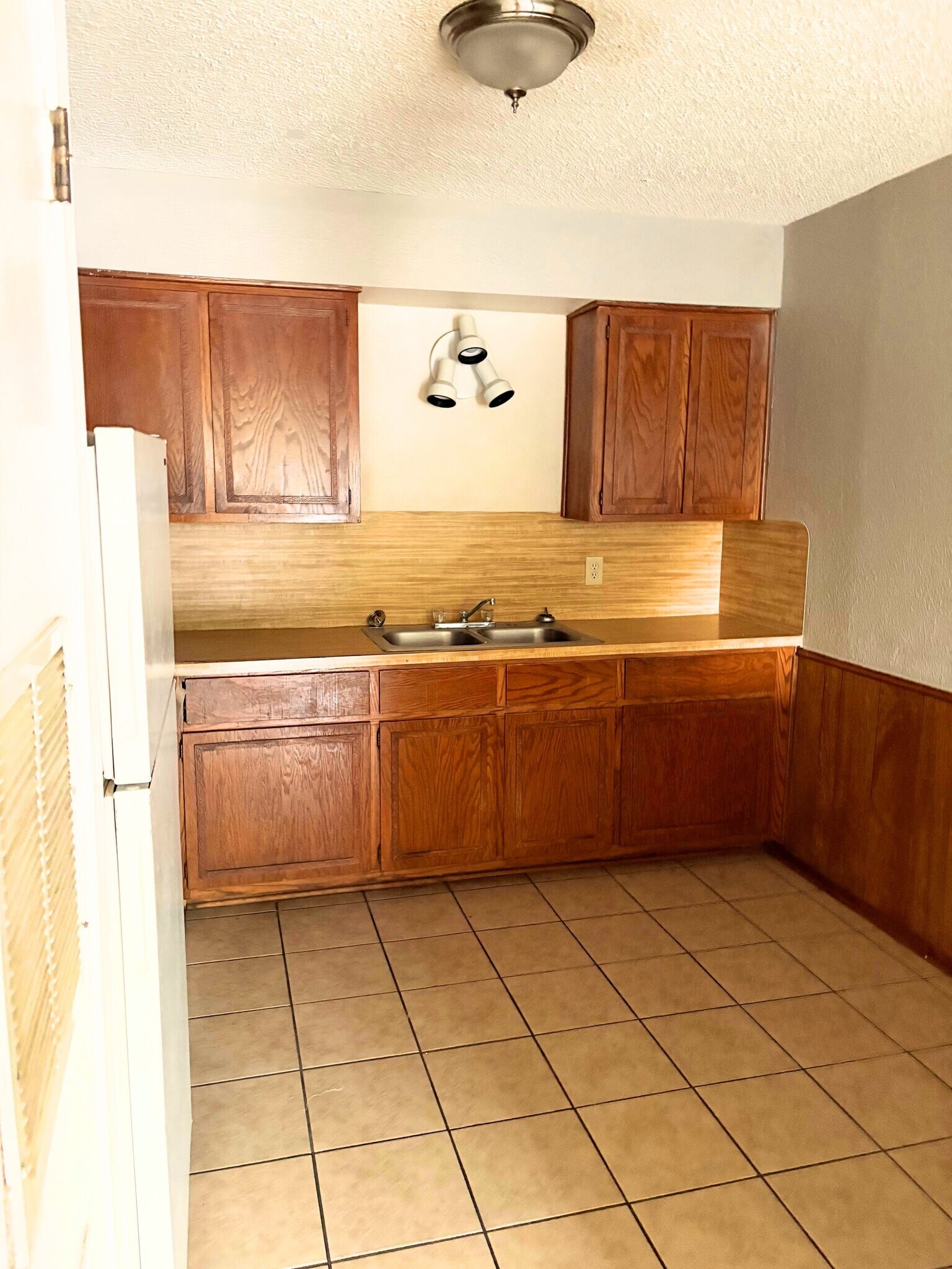Building Photo - 505 Hackberry St