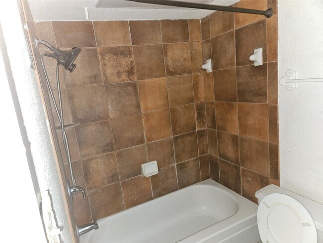 Building Photo - 2425 Holly Hall St