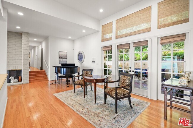 Building Photo - 4244 Avenida De La Encinal