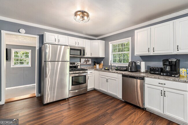 Building Photo - 2958 Holcomb Ct