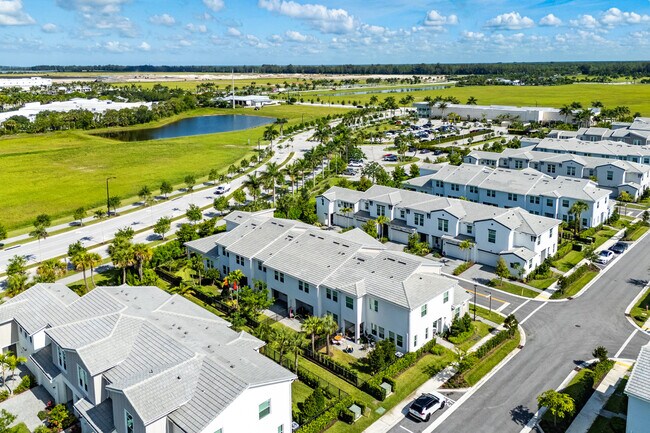 Building Photo - 16474 Helix Ct