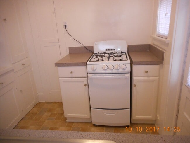 Building Photo - 370