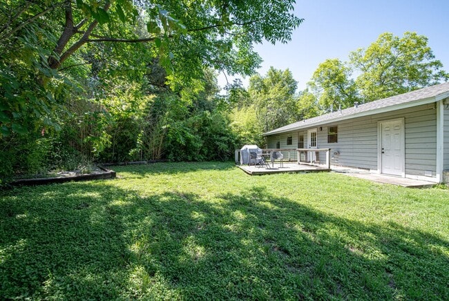 Building Photo - Charming 3/1 South Congress Retreat!