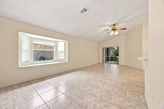 Building Photo - 2393 Paulette Dr