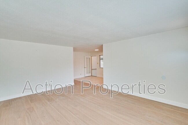 Building Photo - 2280 Brentwood Ct