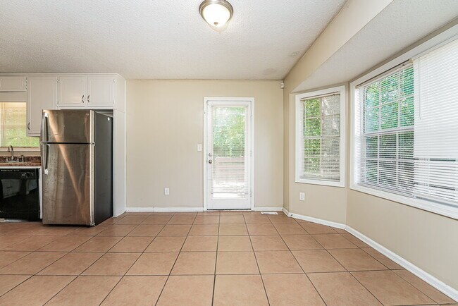 Building Photo - 3230 Westview Terrace