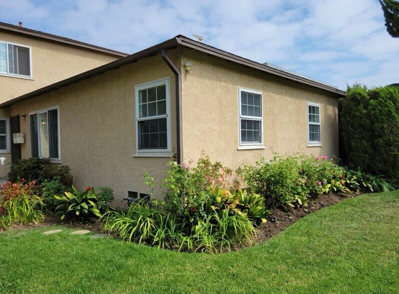 Building Photo - 8800 Ramsgate Ave