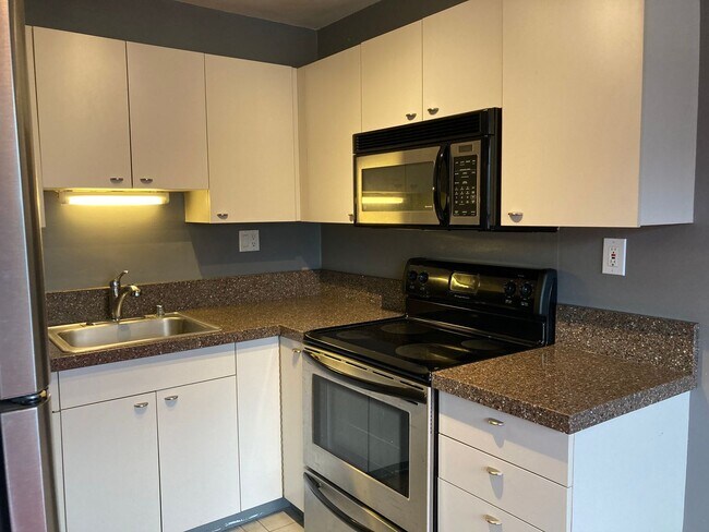 Building Photo - Portofino Condominiums ~ Capitol Hill