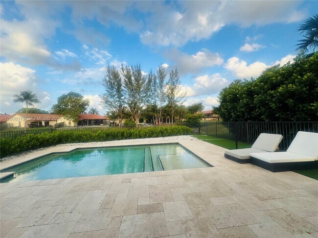 Building Photo - 865 SW 113th Ln