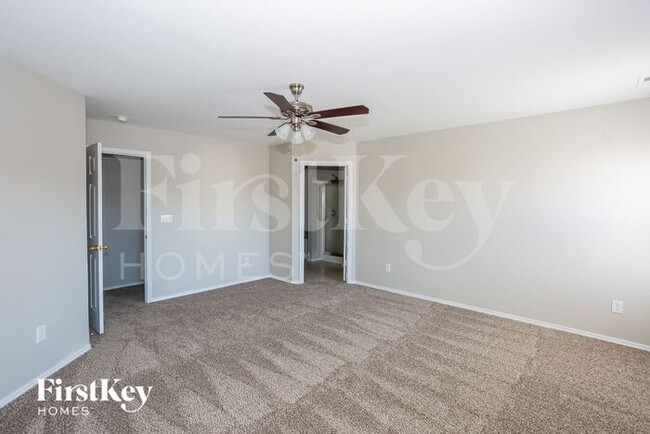 Building Photo - 1811 Rustic Barn Dr