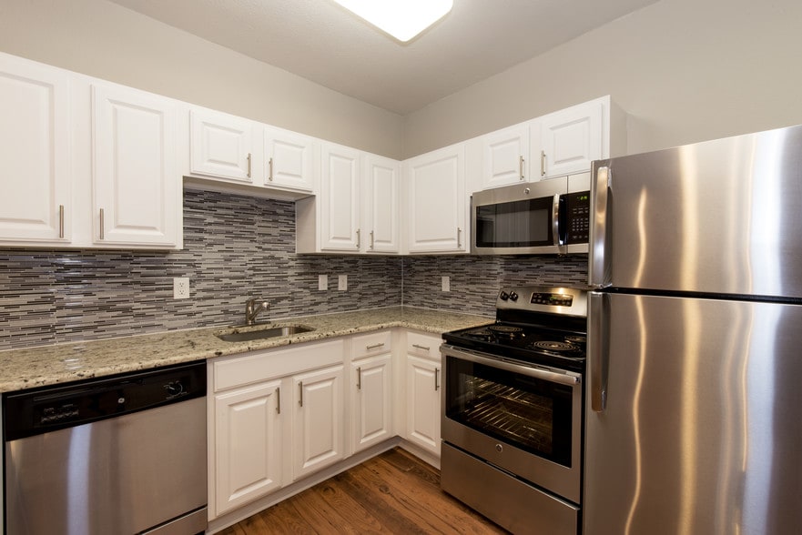 Primary Photo - Vail Village Apartments