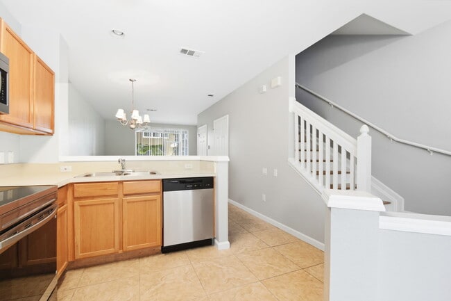 Building Photo - 1450 Stockton Dr