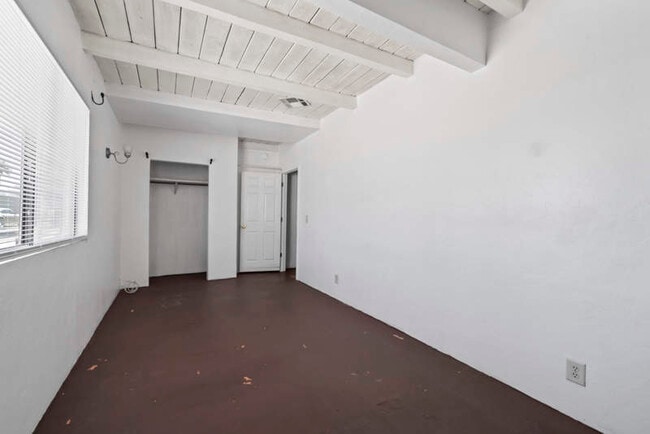 Building Photo - 3120 N Romero Rd