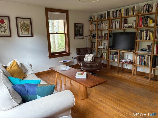 Building Photo - 895 Tolland Stage Rd