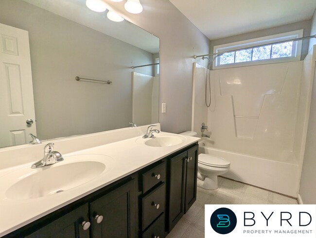 Building Photo - 7757 Hampton Green Dr