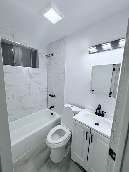 Building Photo - 5039 Alhambra Ave