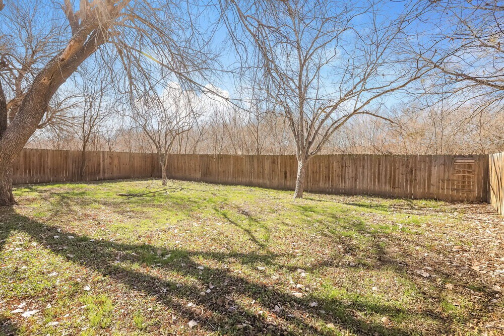 Building Photo - 7531 Lago Frio