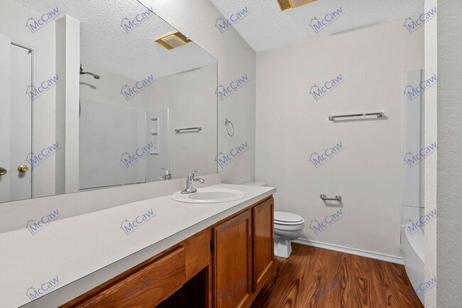 Building Photo - 800 Bluebonnet Dr