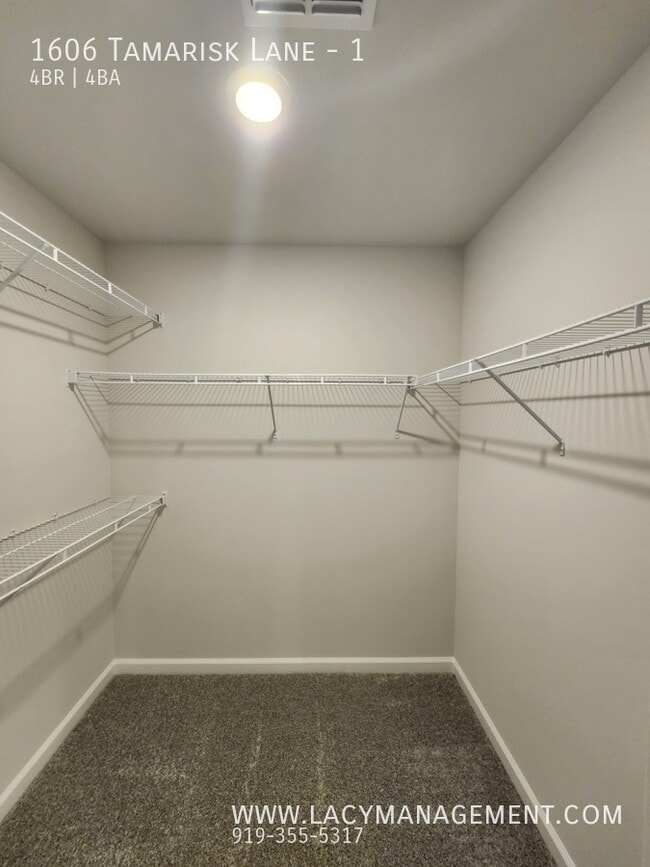 Building Photo - 1606 Tamarisk Ln