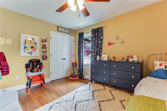 Building Photo - 2357 Cortez Way NE