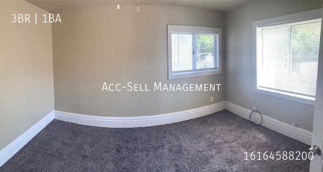 Building Photo - 439 Carrier St NE