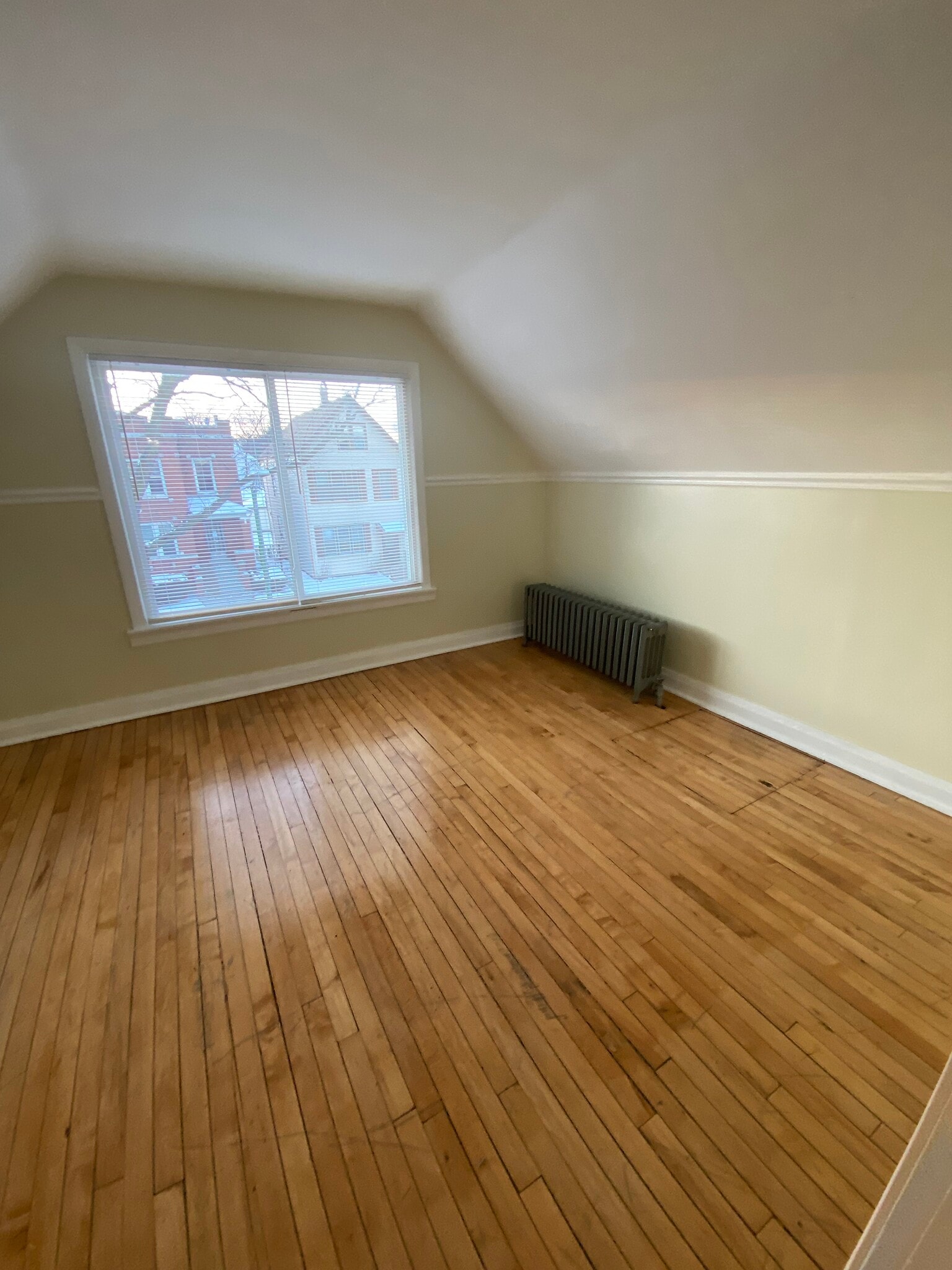 Building Photo - 2453 N Lorel Ave