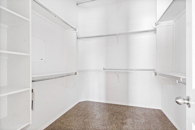 Building Photo - 908 Rimrock Trail
