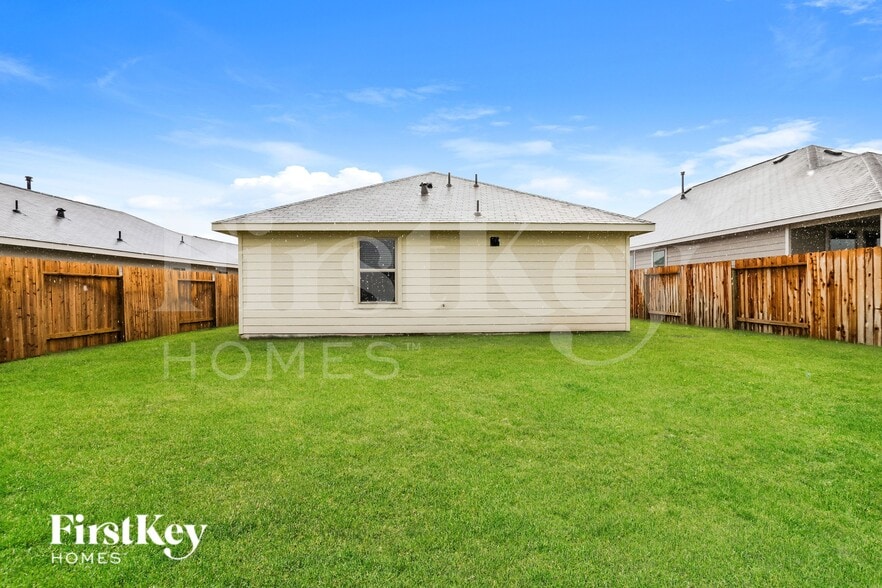 Building Photo - 423 Jewett Meadow Dr