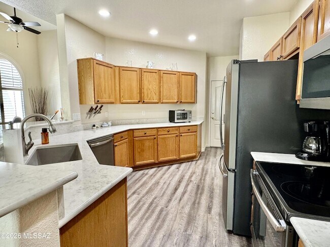 Building Photo - 13401 N Rancho Vistoso Blvd