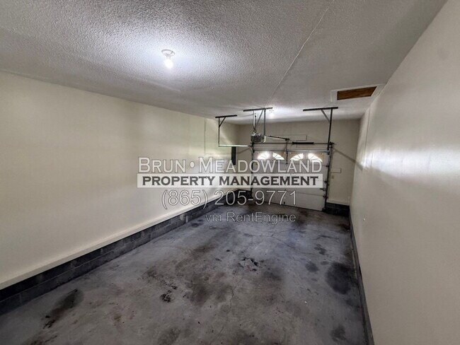 Building Photo - 103 Mapletree Ln