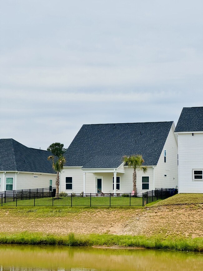 Building Photo - 2464 Campton Lp