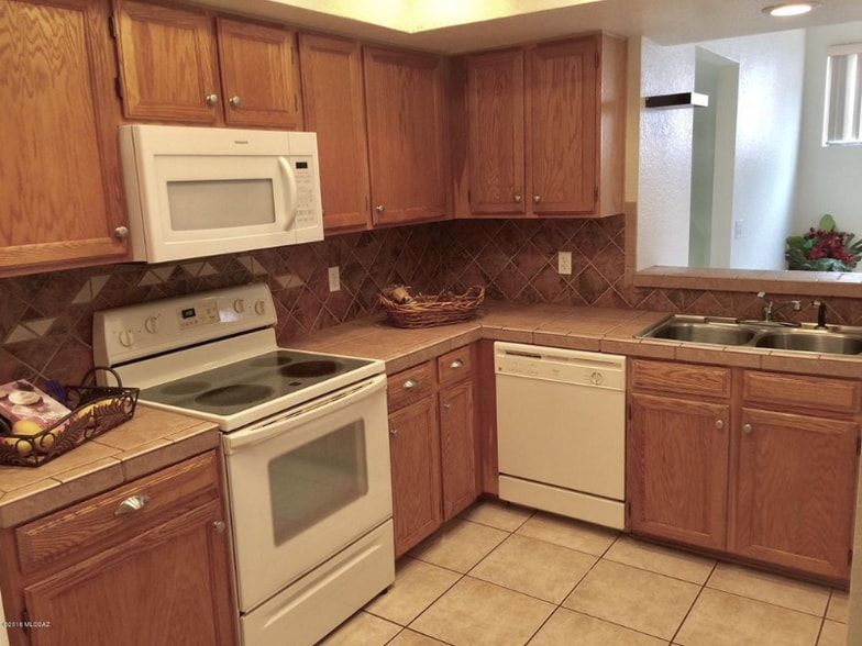 Building Photo - 4283 N River Grove Cir