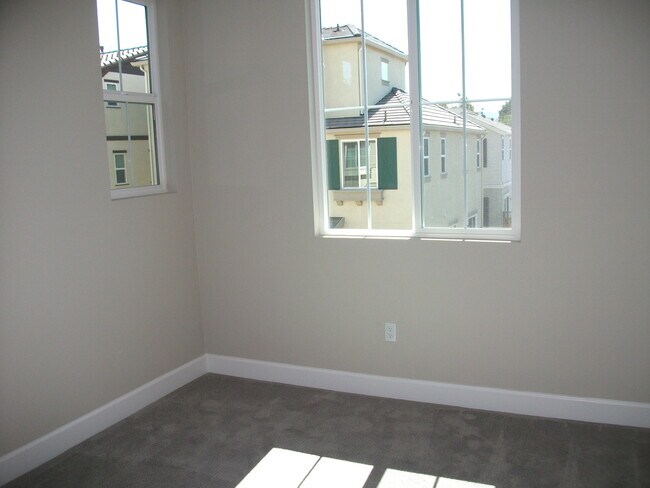 Building Photo - Newly Constructed Townhome for rent in Campbell