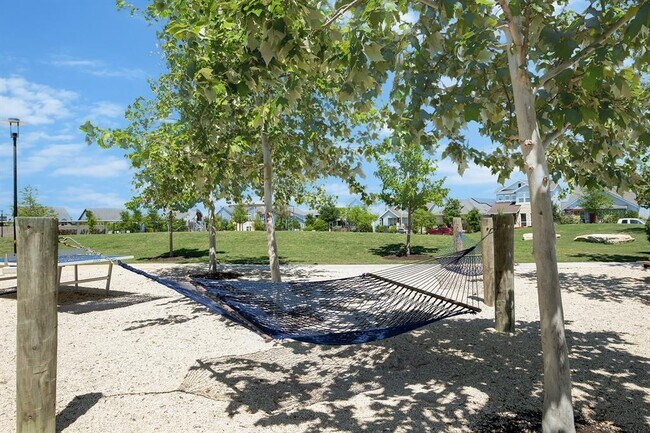 Building Photo - 8816 Mina Dr