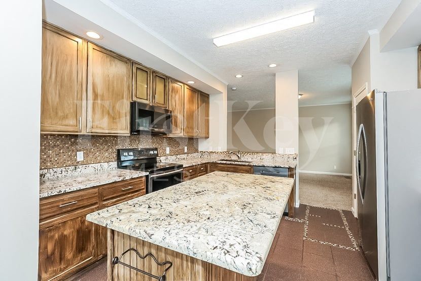 Building Photo - 1629 Comanche Run