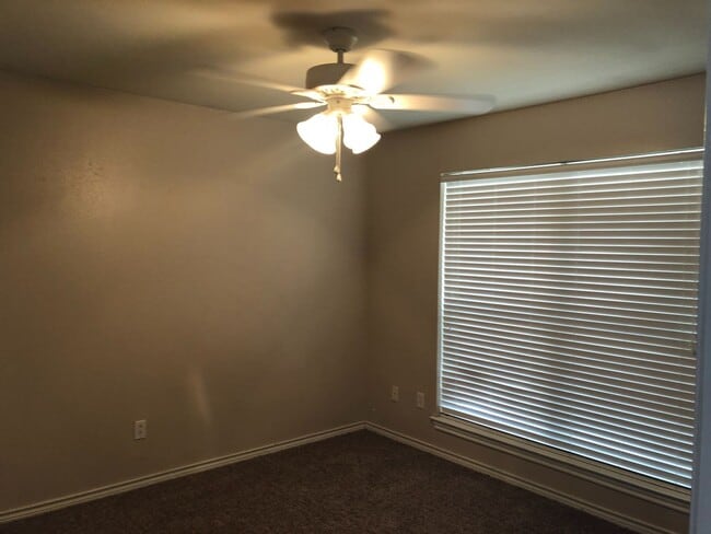 Building Photo - Spacious 3 Bedroom, 3 Bathroom Duplex in Steeplechase – Available for SUBLEASE August 4, 2025