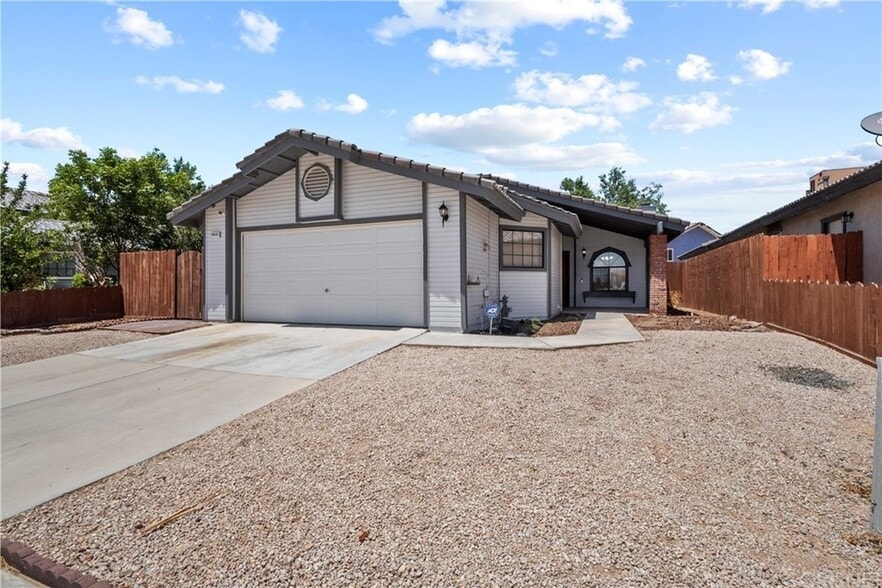 Building Photo - 9951 Pebble Beach Dr