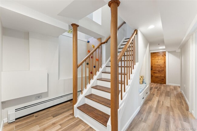 Building Photo - 92 Pocantico St