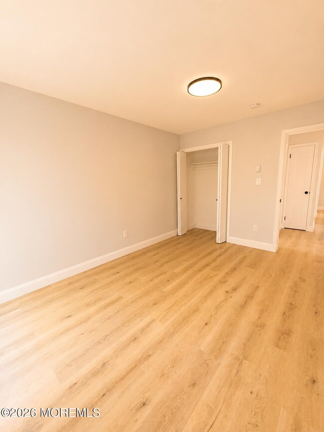 Building Photo - 105 Amberly Dr