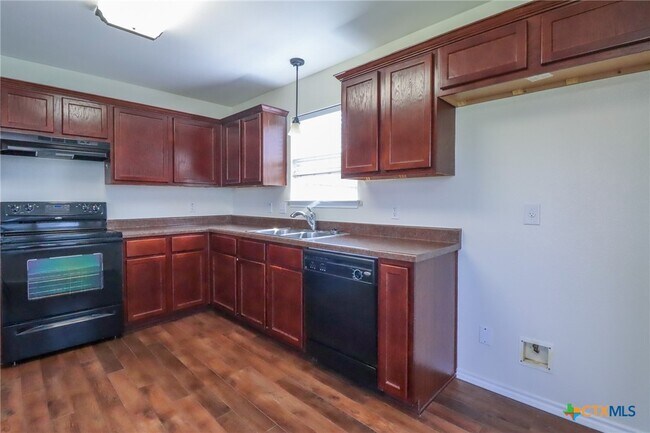 Building Photo - 7819 Bridgepointe Dr